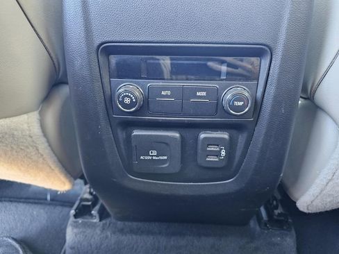 Used 2020 Buick Enclave Essence w/ Sound and Sites Package image 30