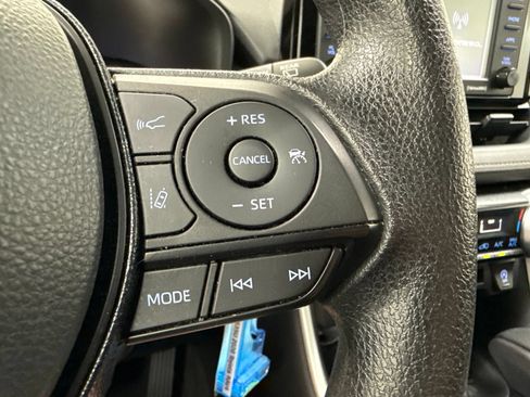 Used 2020 Toyota RAV4 LE w/ All Weather Liner Package AWD/4WD image 20