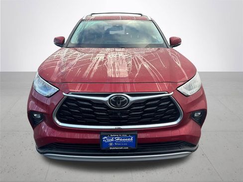 Used 2020 Toyota Highlander Platinum image 3