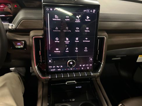 New 2026 GMC Yukon XL Denali Ultimate w/ LPO, Floor Liner Package AWD/4WD image 23