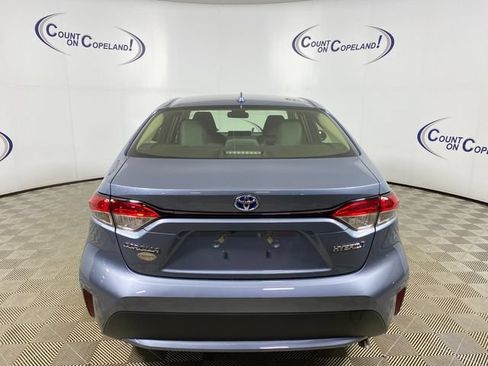 Certified 2022 Toyota Corolla LE FWD image 5