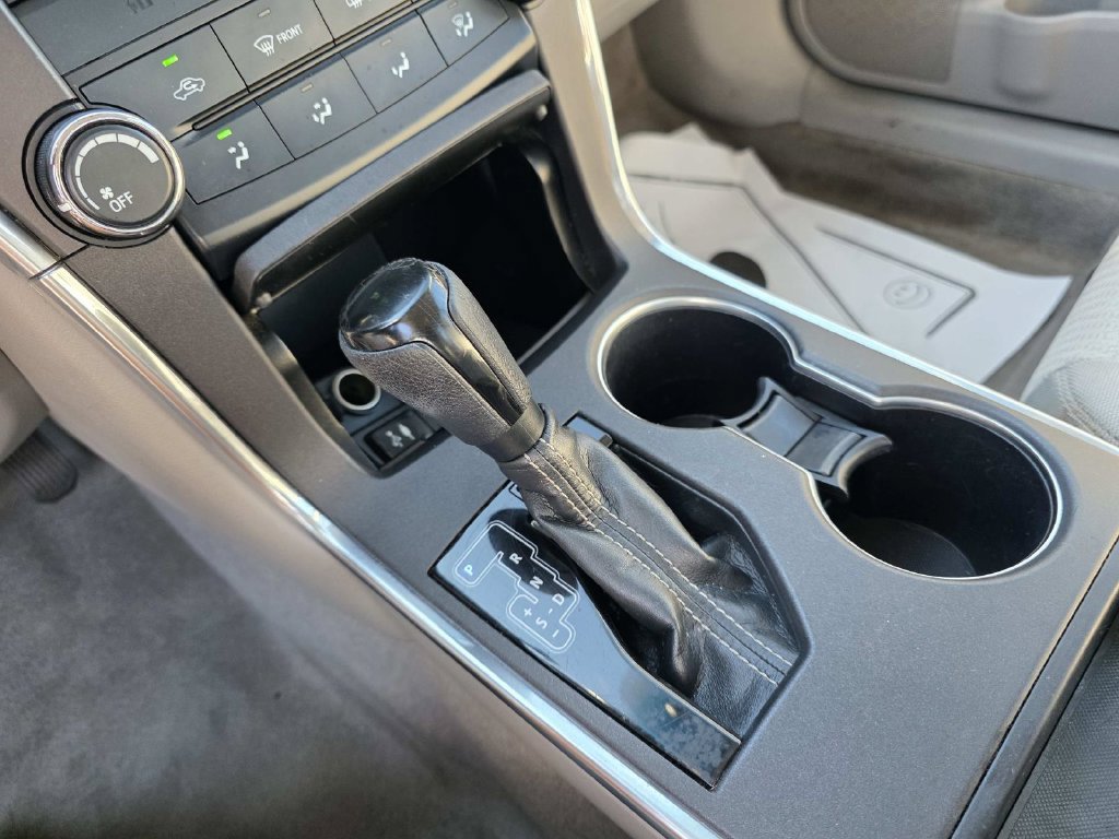 Used 2016 Toyota Camry LE FWD image 12