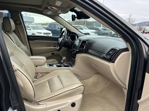 Used 2020 Jeep Grand Cherokee Overland image 13