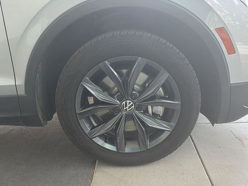 Certified 2023 Volkswagen Tiguan SE FWD image 10