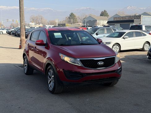 Used 2015 Kia Sportage LX FWD image 2