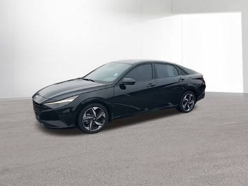 Used 2023 Hyundai Elantra SEL w/ Convenience Package image 4