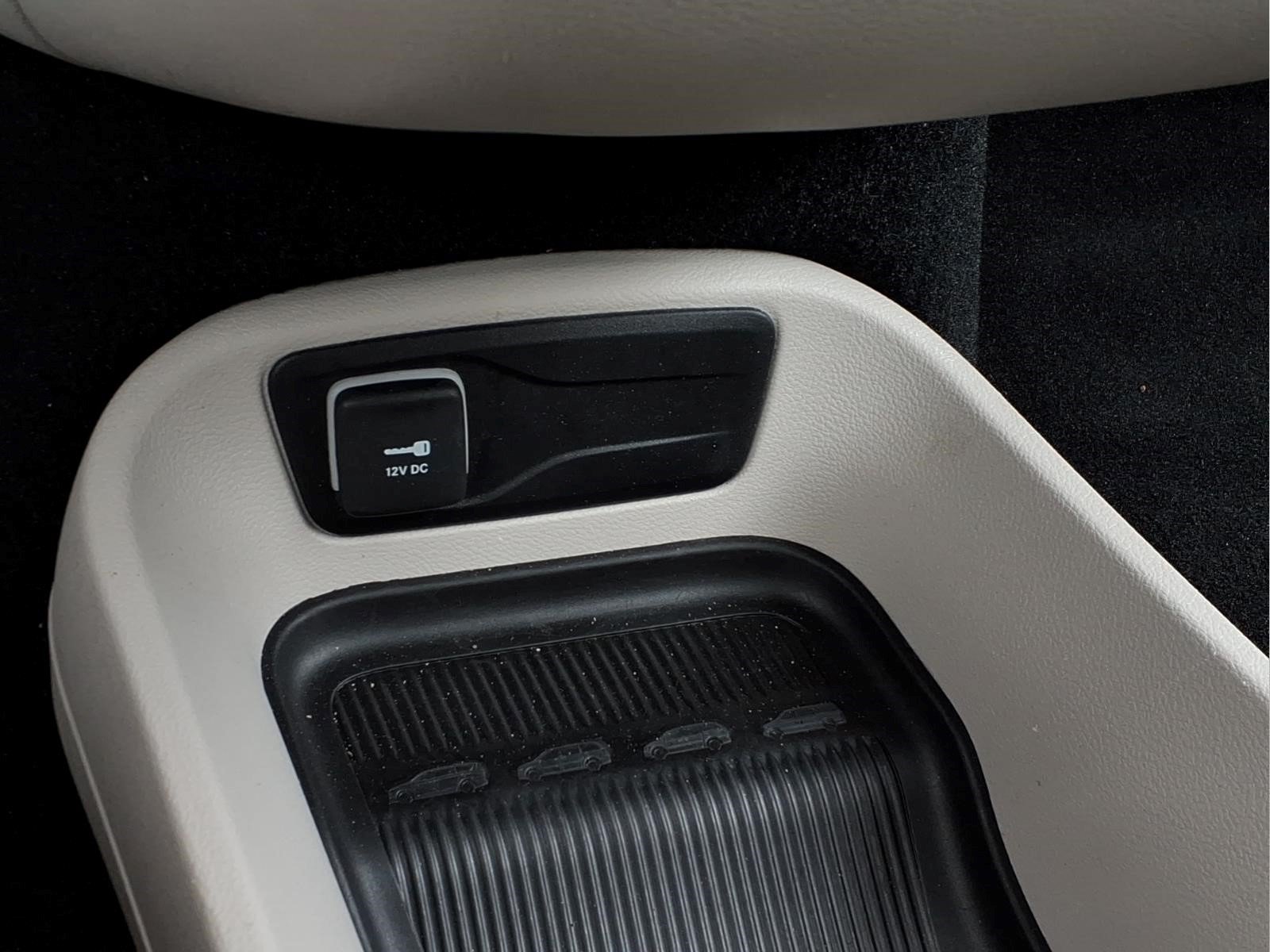 Used 2024 Chrysler Pacifica Touring-L FWD image 18