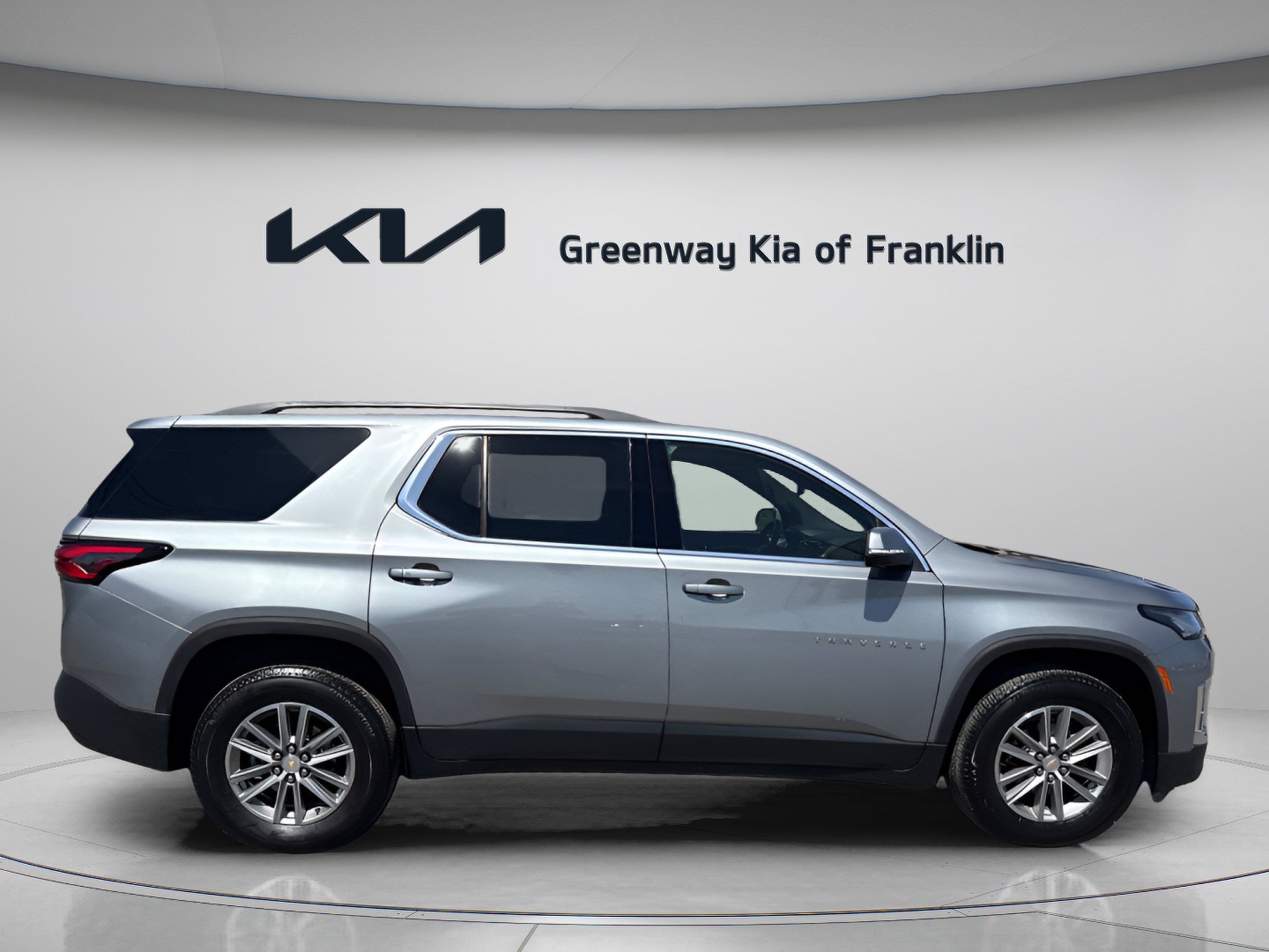 Used 2023 Chevrolet Traverse LT FWD image 8