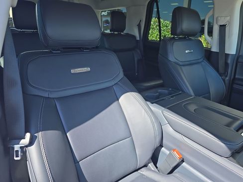 Used 2025 Ford Expedition Platinum w/ Driver's Package image 34