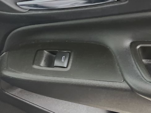 Used 2024 Chevrolet Equinox LT image 32