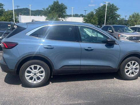 Used 2024 Ford Escape Active AWD/4WD image 4
