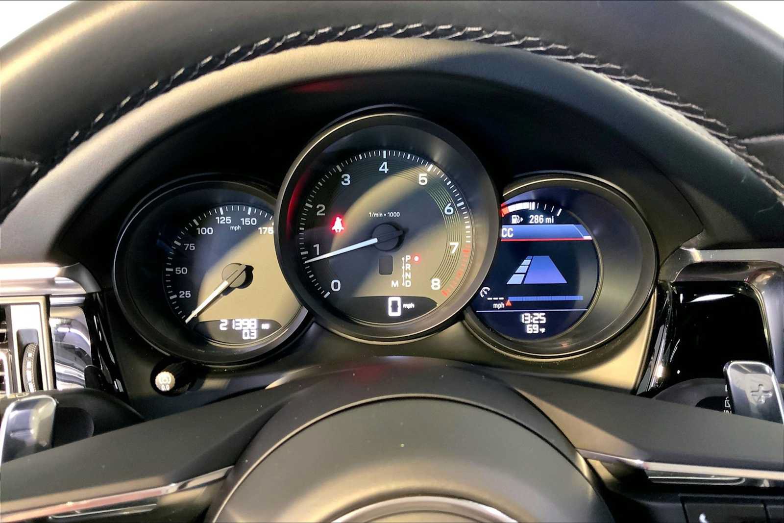 Certified 2023 Porsche Macan AWD/4WD image 29