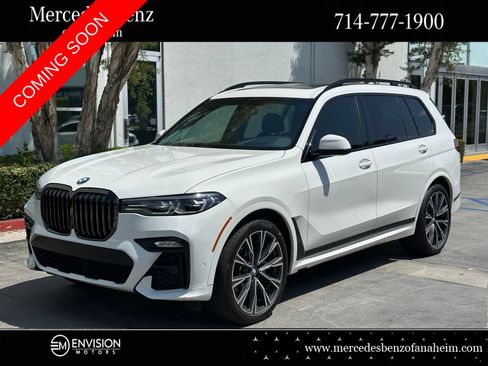 Used 2022 BMW X7 xDrive40i w/ M Sport Package AWD/4WD image 1