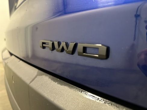 Used 2023 GMC Acadia SLE w/ Driver Convenience Package image 33