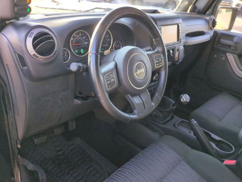 Used 2012 Jeep Wrangler Unlimited Sport image 2