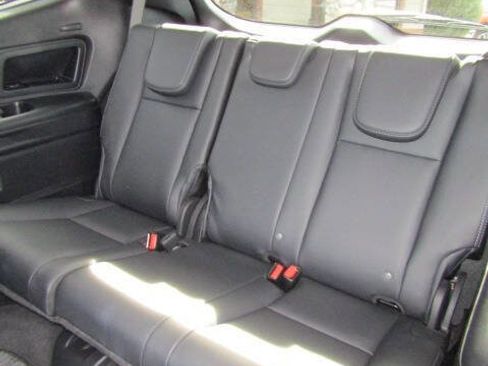 Used 2024 Subaru Ascent Limited w/ Technology Package AWD/4WD image 8