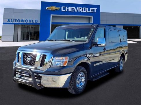 Used 2021 Nissan NV 3500 SV image 3