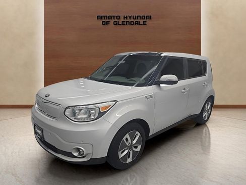 Used 2017 Kia Soul EV + w/ Sun & Fun Package image 2