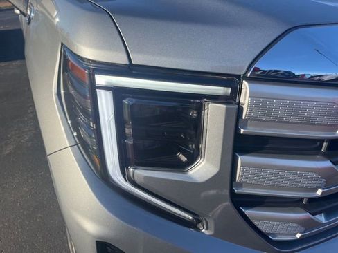 New 2026 GMC Sierra 1500 SLE w/ Preferred Package image 11