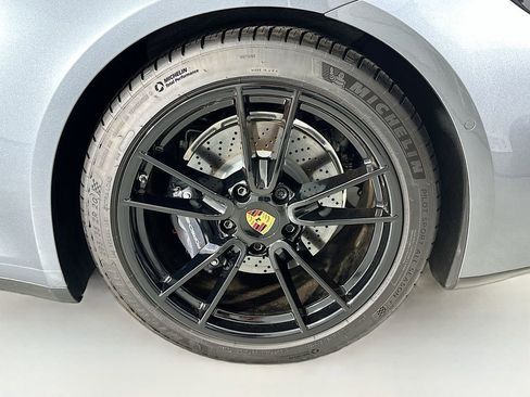 Used 2025 Porsche 911 Carrera image 31