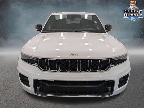 Used 2024 Jeep Grand Cherokee Overland w/ Luxury Tech Group IV AWD/4WD image 2