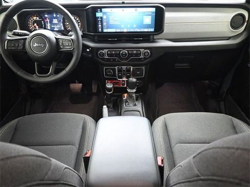 Used 2025 Jeep Wrangler Willys image 23