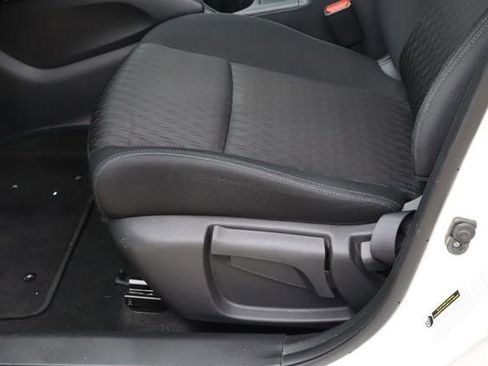 Used 2017 Nissan Rogue S FWD image 13