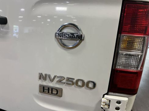 Used 2016 Nissan NV 2500 SV RWD image 11