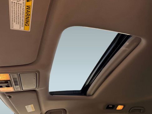 Used 2024 Honda Odyssey EX-L image 11