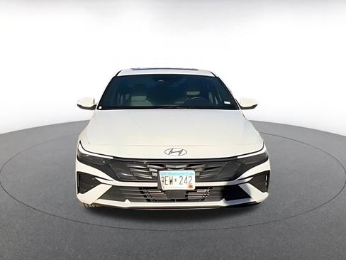 Used 2025 Hyundai Elantra Limited image 7