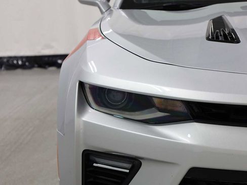 Used 2016 Chevrolet Camaro SS image 15
