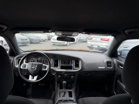 Used 2013 Dodge Charger SE RWD image 22