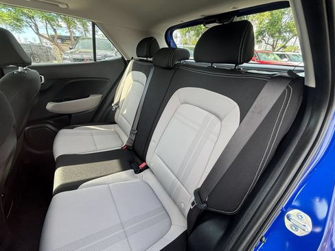 Used 2025 Hyundai Venue SEL FWD image 39