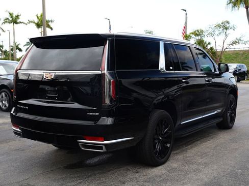 Used 2024 Cadillac Escalade ESV Luxury image 10