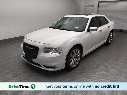 Used 2020 Chrysler 300 Limited RWD image 1