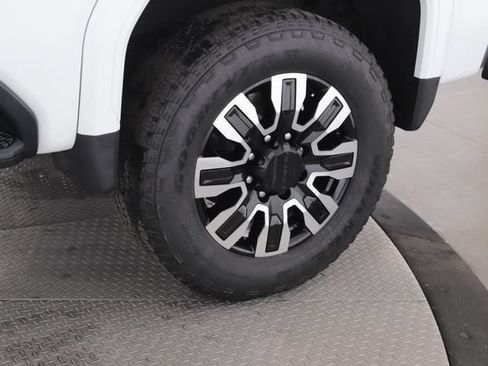 Used 2025 GMC Sierra 2500 Denali Ultimate AWD/4WD image 14