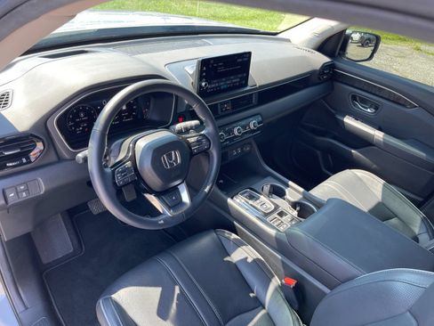 Used 2025 Honda Pilot Elite image 10