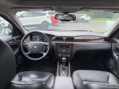 Used 2012 Chevrolet Impala LTZ FWD image 12