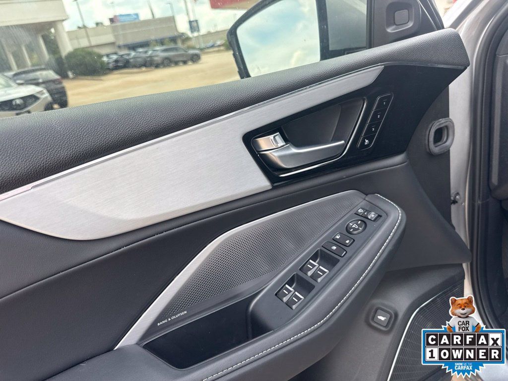 Used 2026 Acura MDX w/ Technology Package FWD image 11