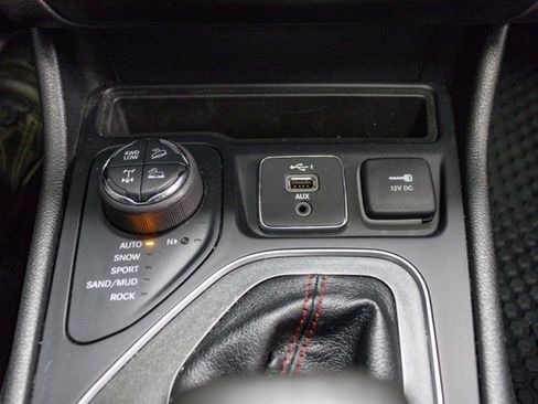 Certified 2021 Jeep Cherokee Trailhawk w/ Sun, Sound & Nav Group image 17