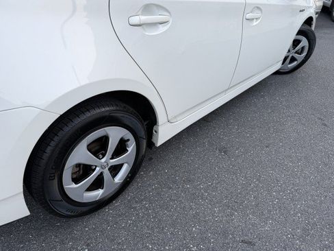 Used 2015 Toyota Prius Three FWD image 29