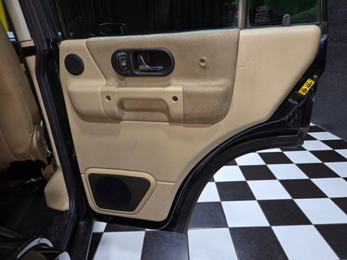 Used 2004 Land Rover Discovery SE image 94