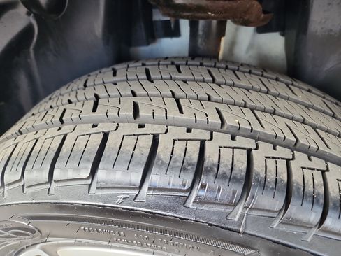 Used 2018 Jeep Renegade Limited w/ Safety & Security Group image 30