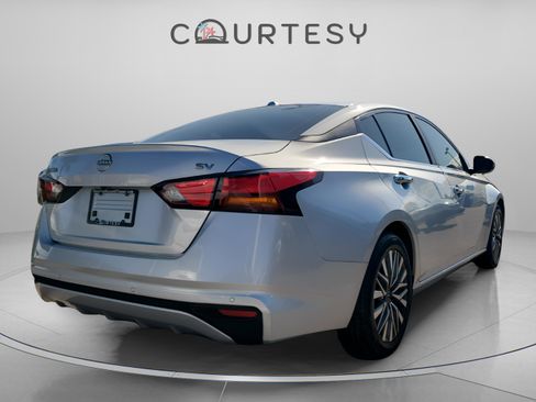 Certified 2023 Nissan Altima 2.5 SV image 6