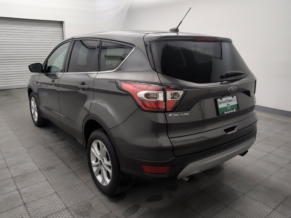Used 2017 Ford Escape SE FWD image 5