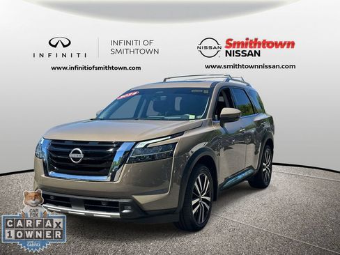 Used 2024 Nissan Pathfinder Platinum AWD/4WD image 3