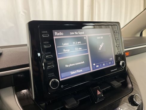 Used 2021 Toyota Corolla LE FWD image 13