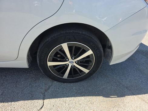 Used 2019 Subaru Impreza 2.0i Premium image 9