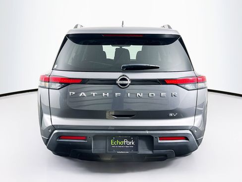 Used 2024 Nissan Pathfinder SV image 7