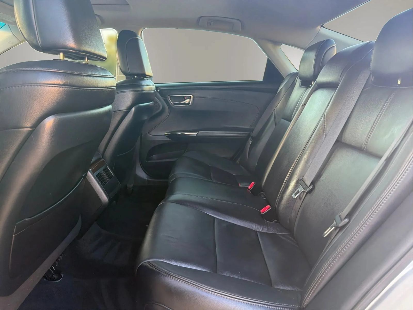 Used 2013 Toyota Avalon XLE Premium FWD image 13